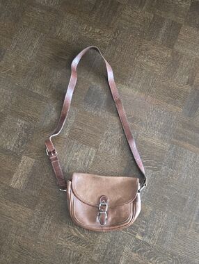 Vintage Roots Tribe Leather Crossbody Bag in Brown - Classic Everyday Style